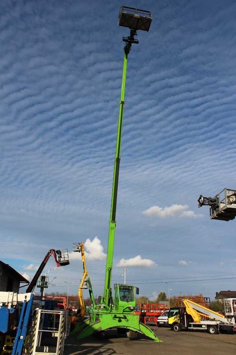 obrotowa teleskopowa ładowarka merlo roto 45.21 wózek 21 m manitou mrt
