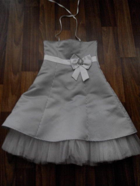 Продам очень нарядное платье. На рост 130-150 см