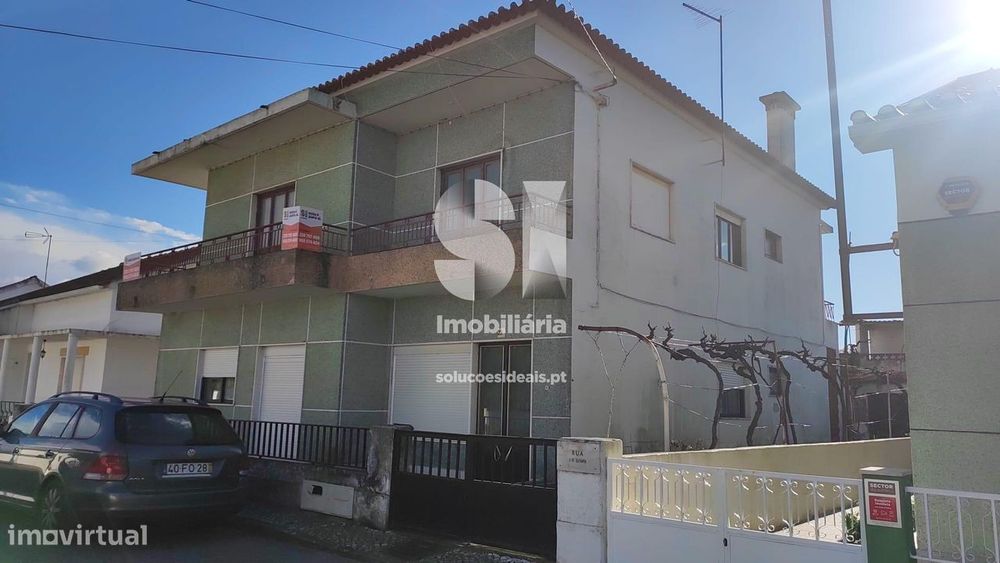 Moradia bifamiliar T3 + T3