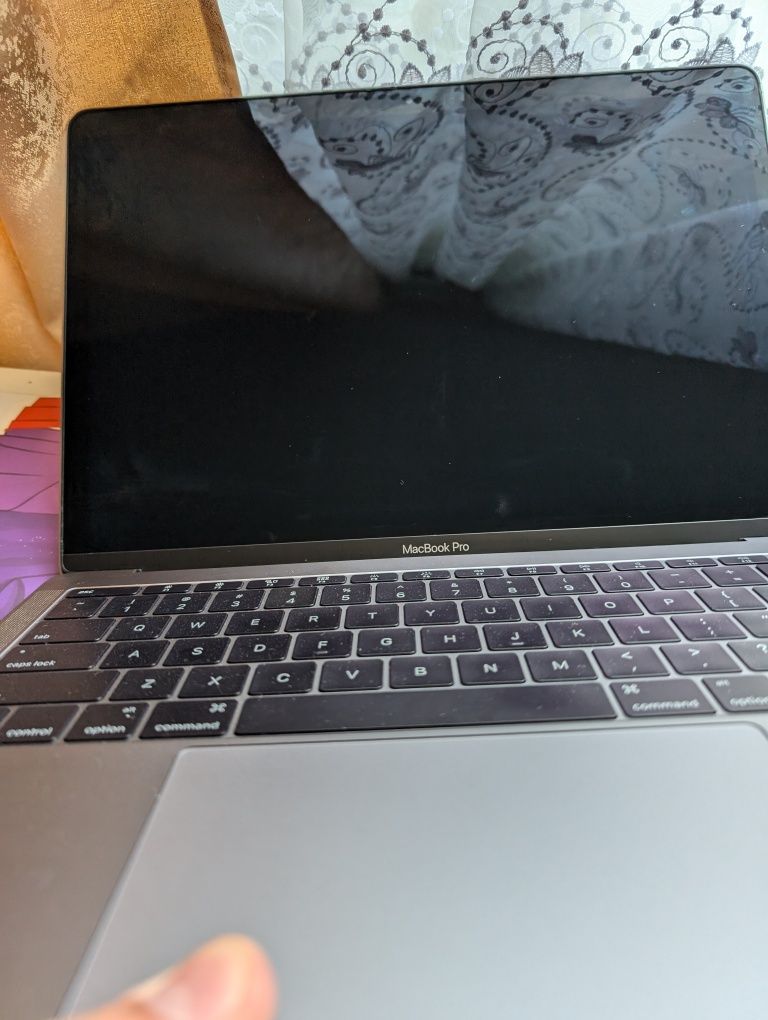 MacBook pro 2016 13'256гб