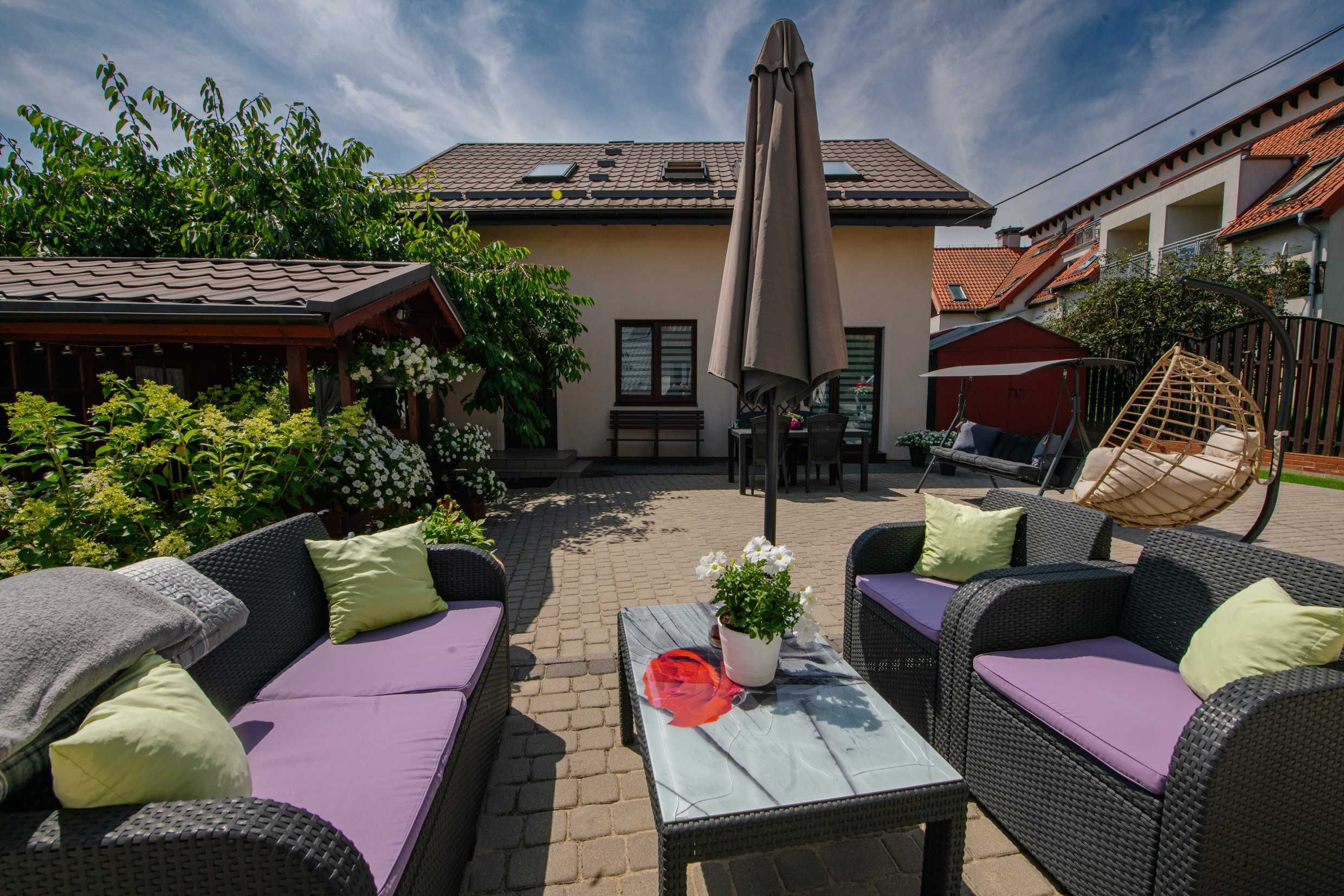 Apartament z ogródkiem. Spokojna okolica. Wynajem krótkie terminy.
