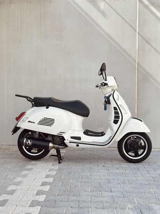 Vespa GTS Super 300 - Full Extras