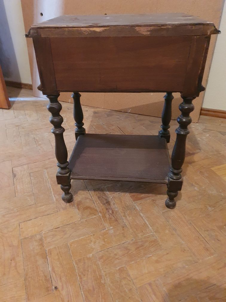 Mesa cabeceira para restauro