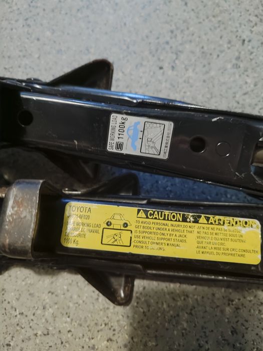 Домкрат Тойота Лексус Toyota Lexus