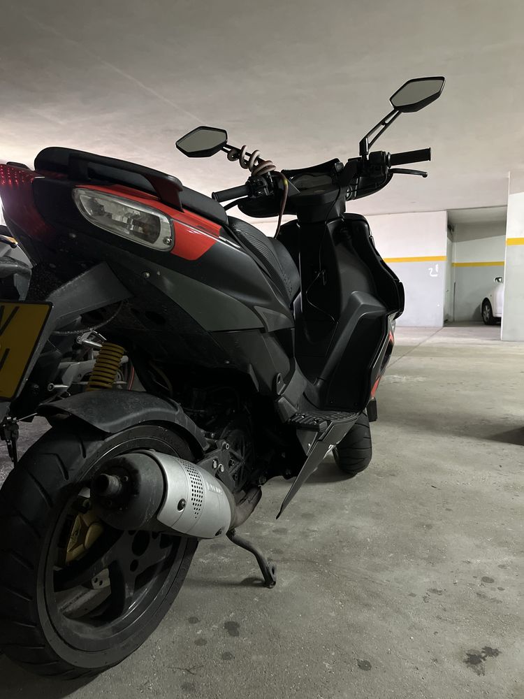 Aprilia sr 50 motard 2 tempos