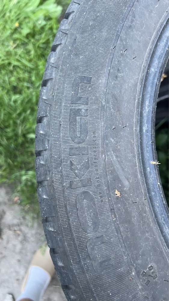 Летняя резина Nokian 235/55 R17