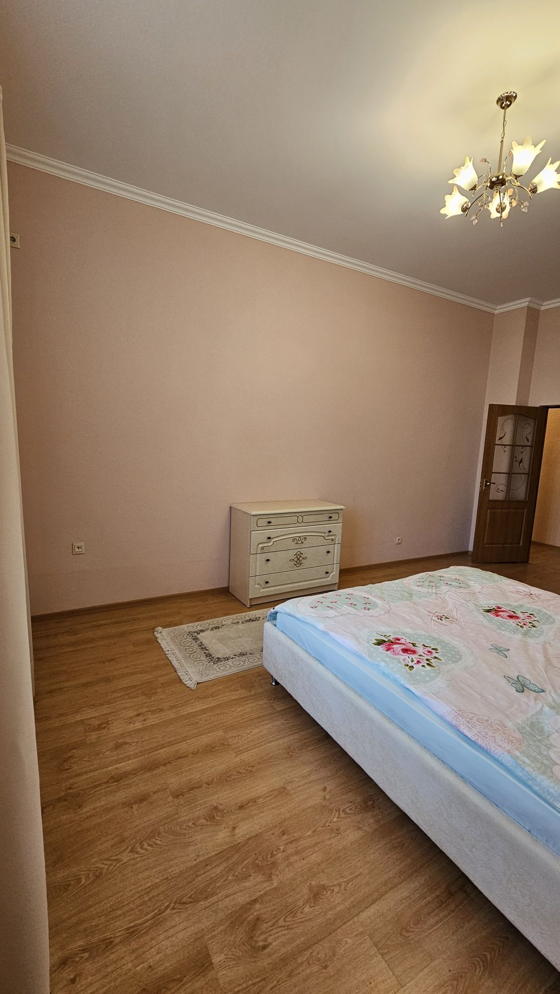 Продається 2-х кімнатна новобудова Суворова