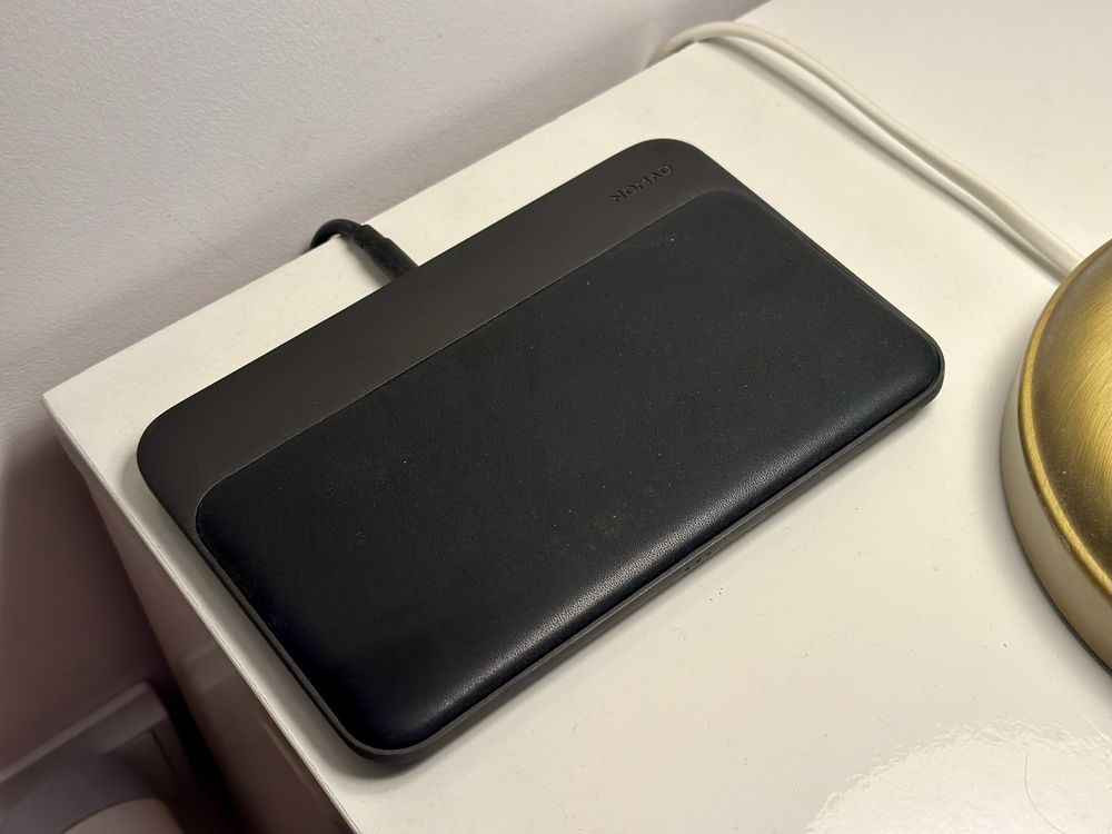 Nomad Base one station Nomad, wireless charging