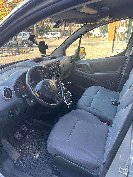 Berlingo 2016, 3 osobowy, nowe sprzęgło, rozrząd i zawieszenie!