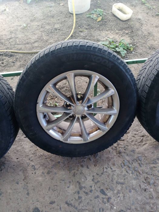 Зимова гума Hankook та 4 диски R15,205/65 все в сборi,м.Миколаїв