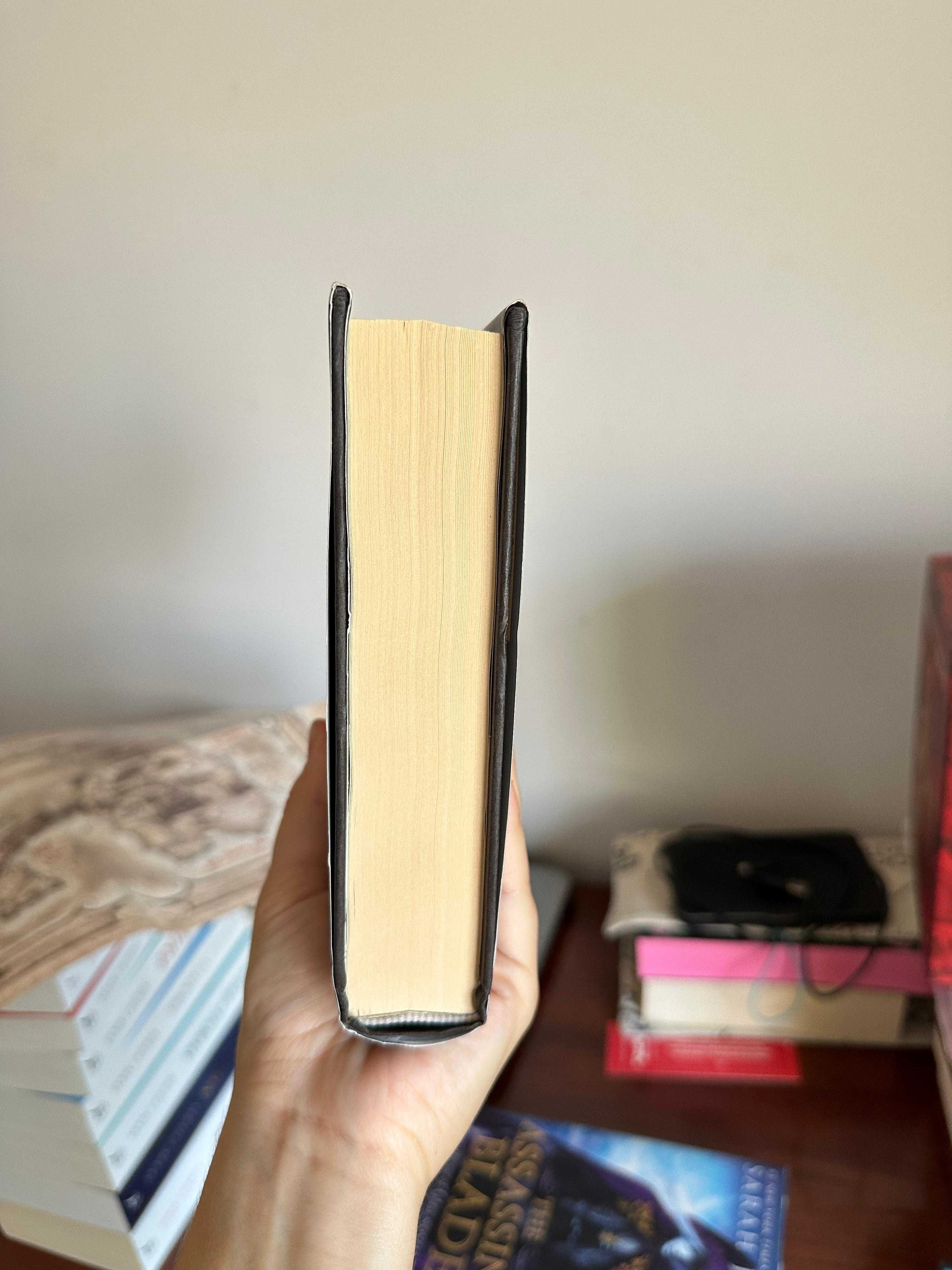 Empire of storms 1st edition and FISRT PRINT out of print