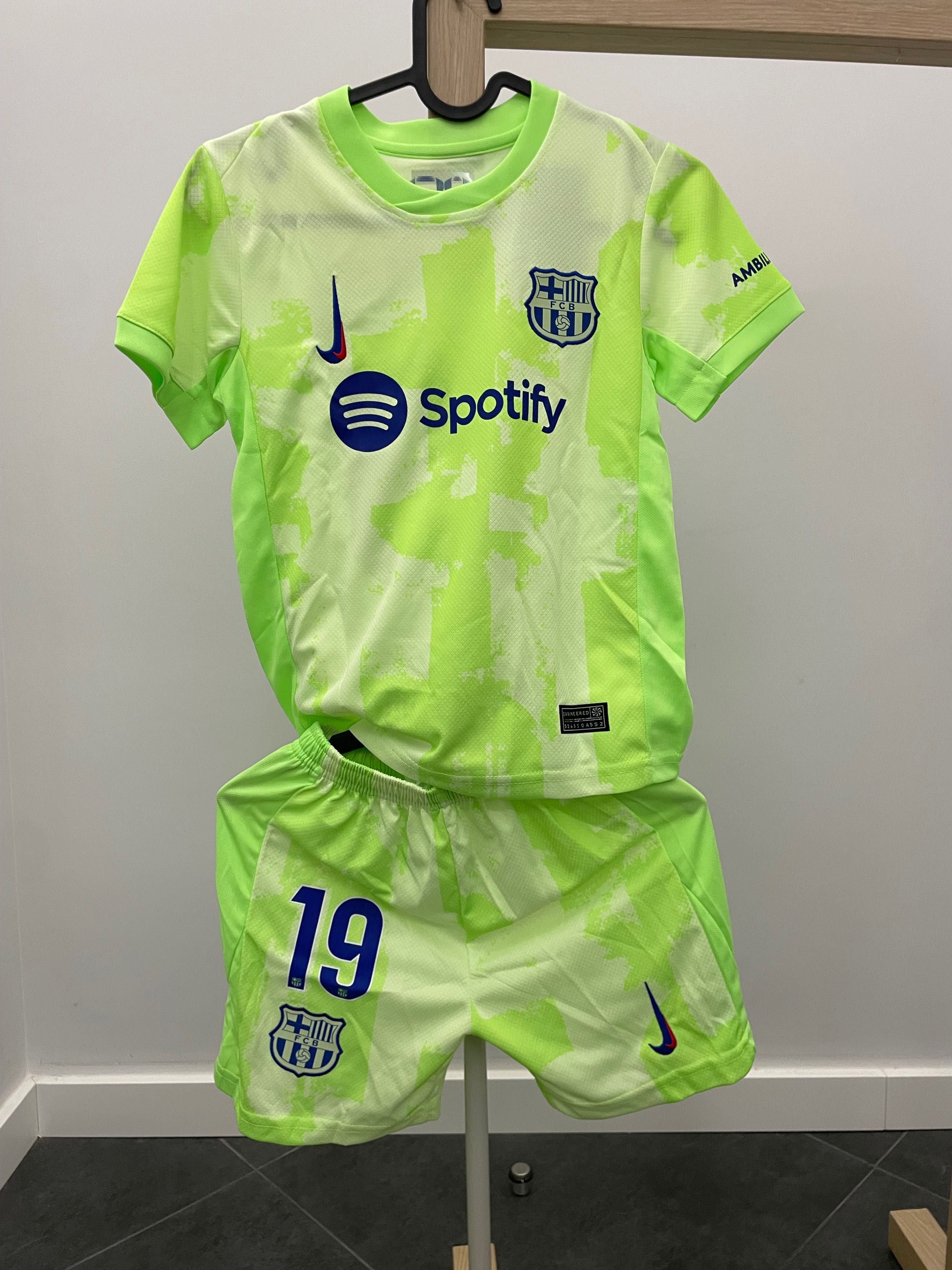 Equipamento Lamine Yamal Barcelona