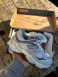 Butymęskiedamskie/New Balance 9060 Grey EU.45