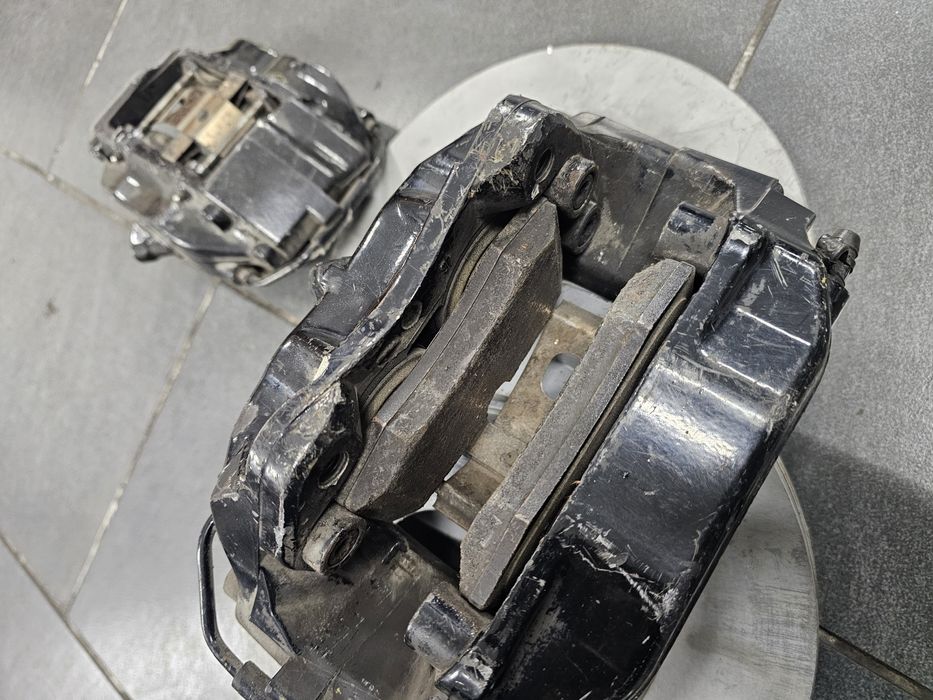 Продам чотирьохпоршневі супорта Brembo, з BMW е38