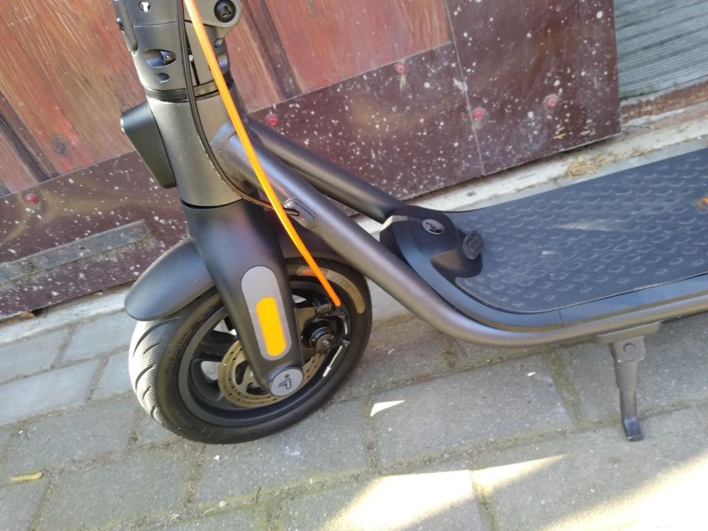Hulajnoga elektryczna segway F2 plus
