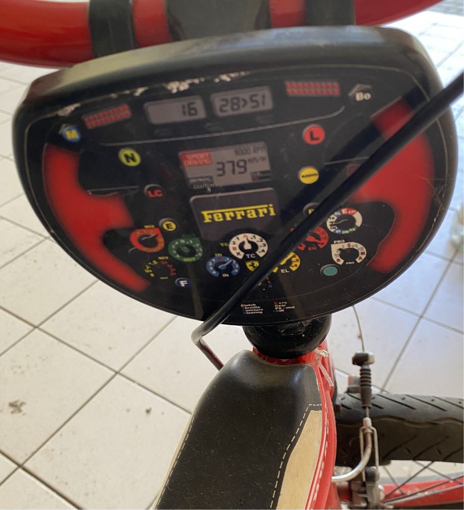 Дитячий велосипед Ferrari червоний