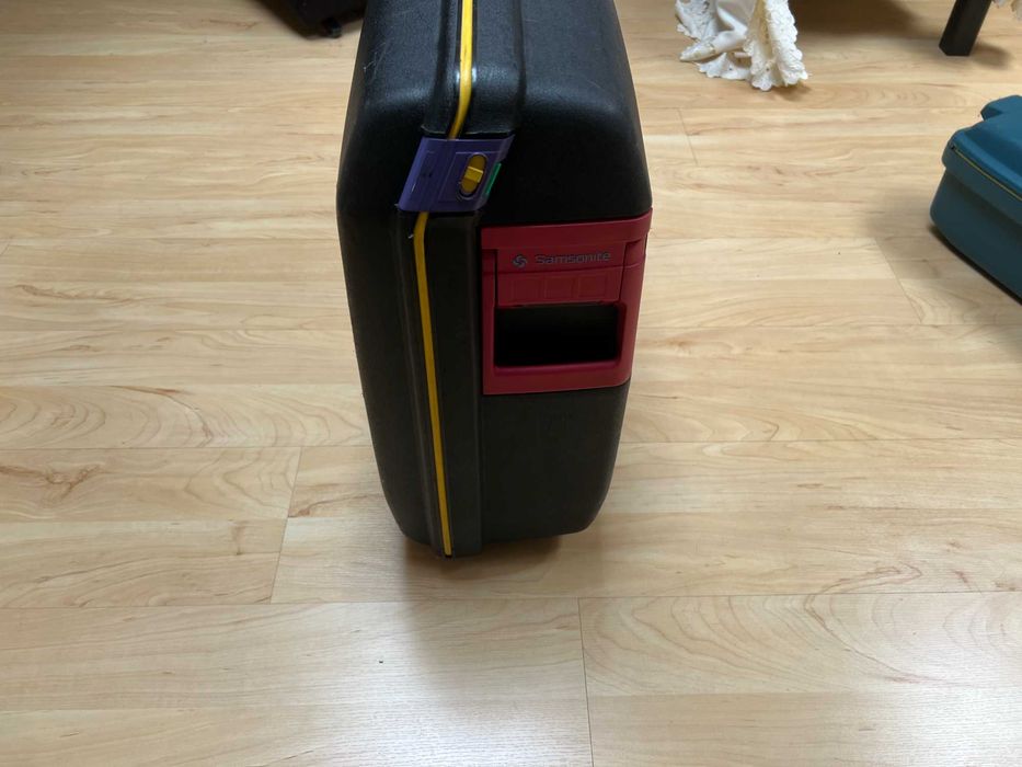 Walizka samsonite vintage, "pancerna"