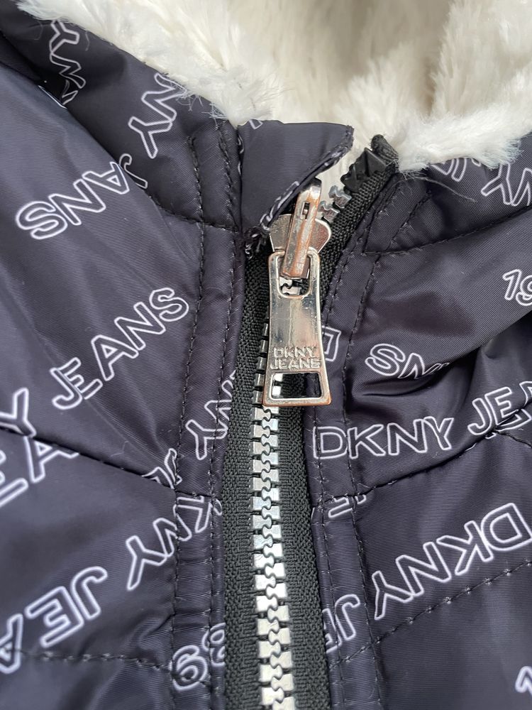 Двостороння  куртка на дівчинку DKNY 5-6 років