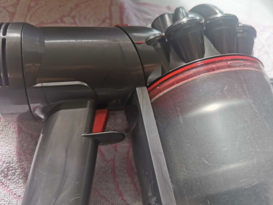 Odkurzacz bezprzewodowy dyson v7