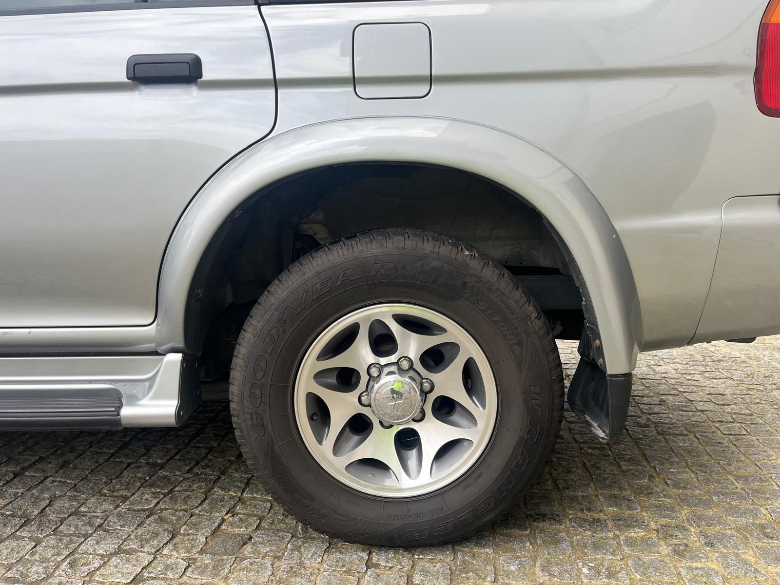 5 pneus Goodyear wrangler HP 245/70 R16