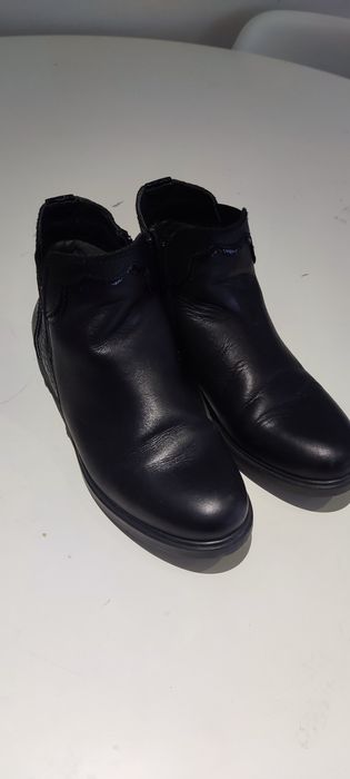 Botas de senhora em ótimo estado
