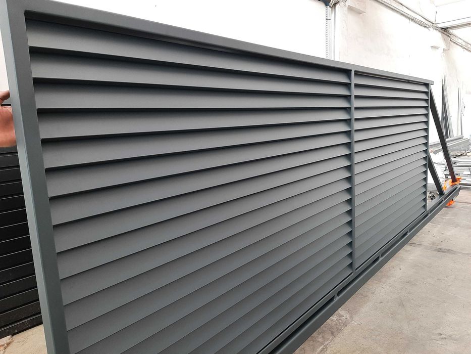 Brama przesuwna żaluzjowa 4000x1500 w komplecie monterskim