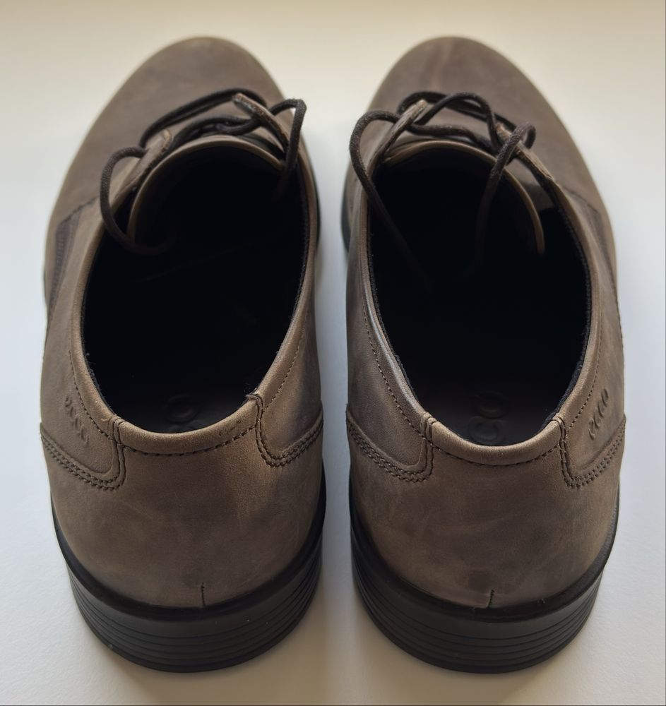 Sapatos de fato Ecco 44