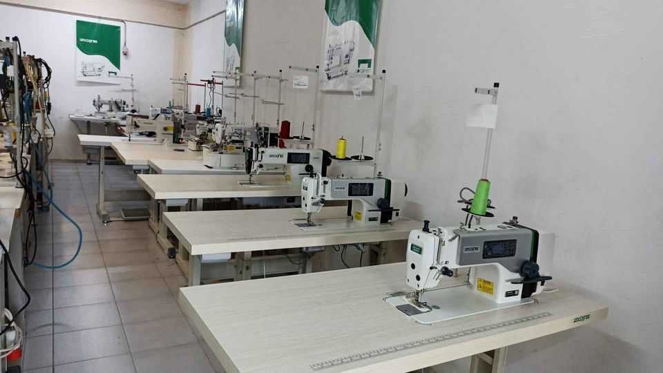 Máquinas de costura indústriais novas e usadas