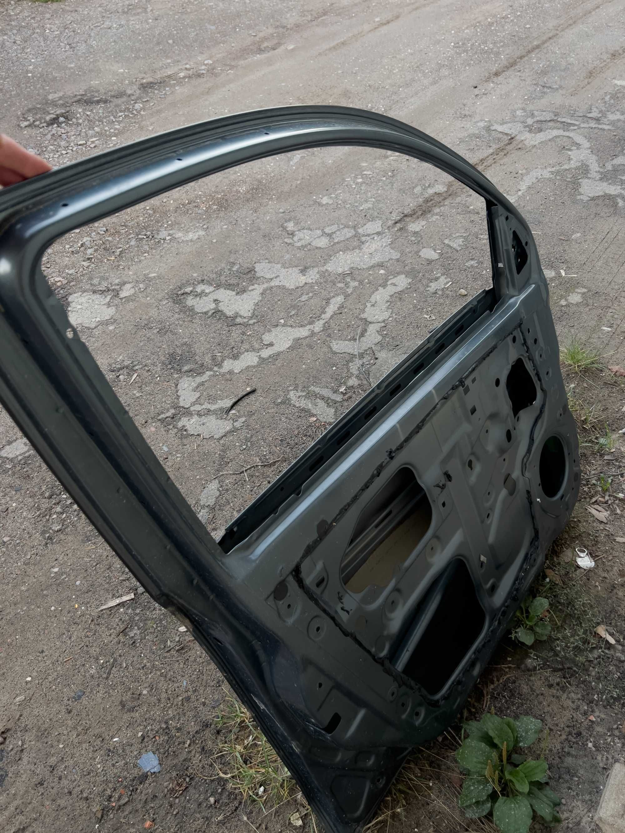 Дверка ліва Nissan Micra K13