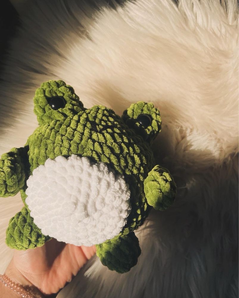 Żabka amigurumi