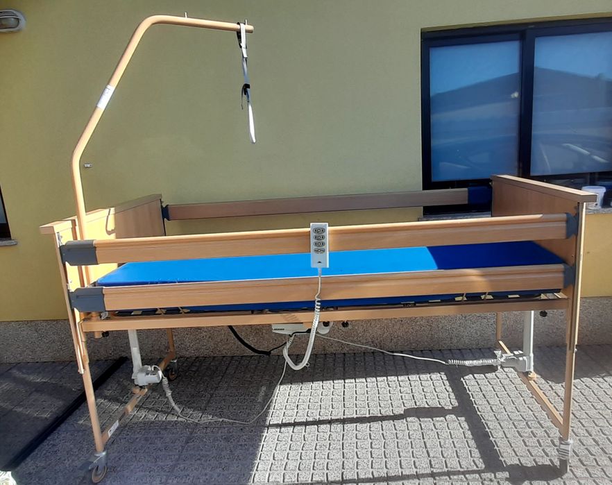 Cama articulada elétrica e elevatória hospitalar BURMMEIER