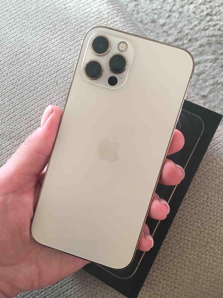 Продам Iphone 12 pro