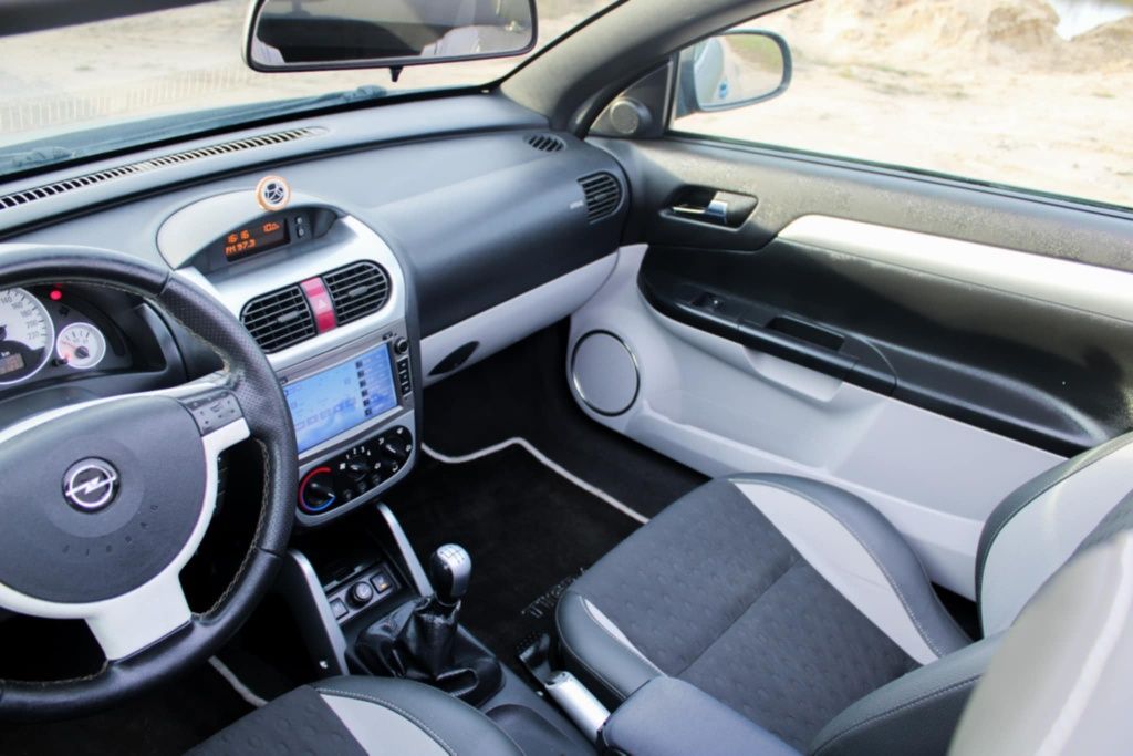 Opel Tigra Cabrio OPC Nawigacja