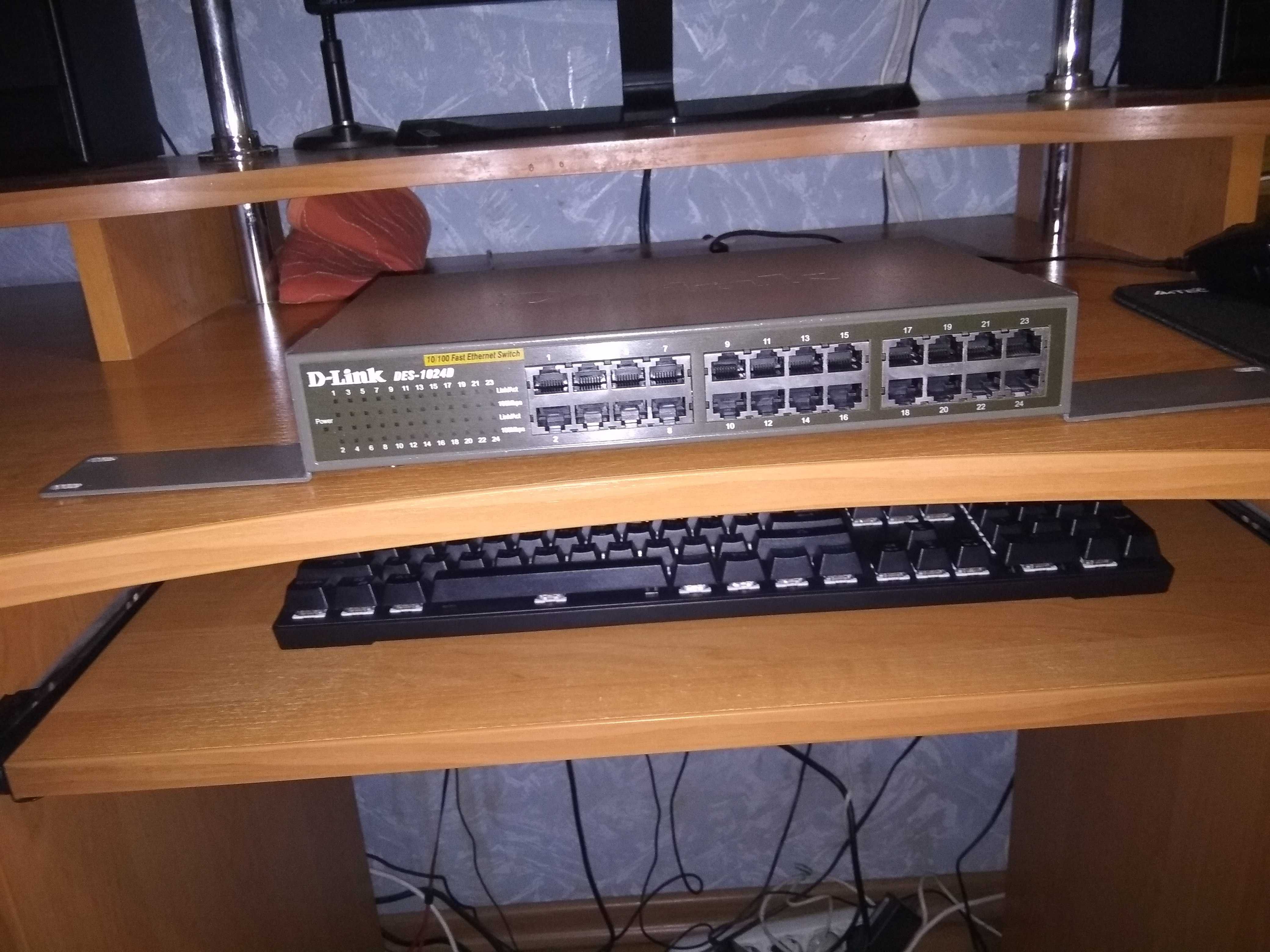 Коммутатор D-Link DES-1024D