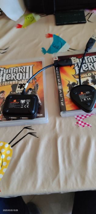 Dois jogos guitar Hero e recetores sem fios