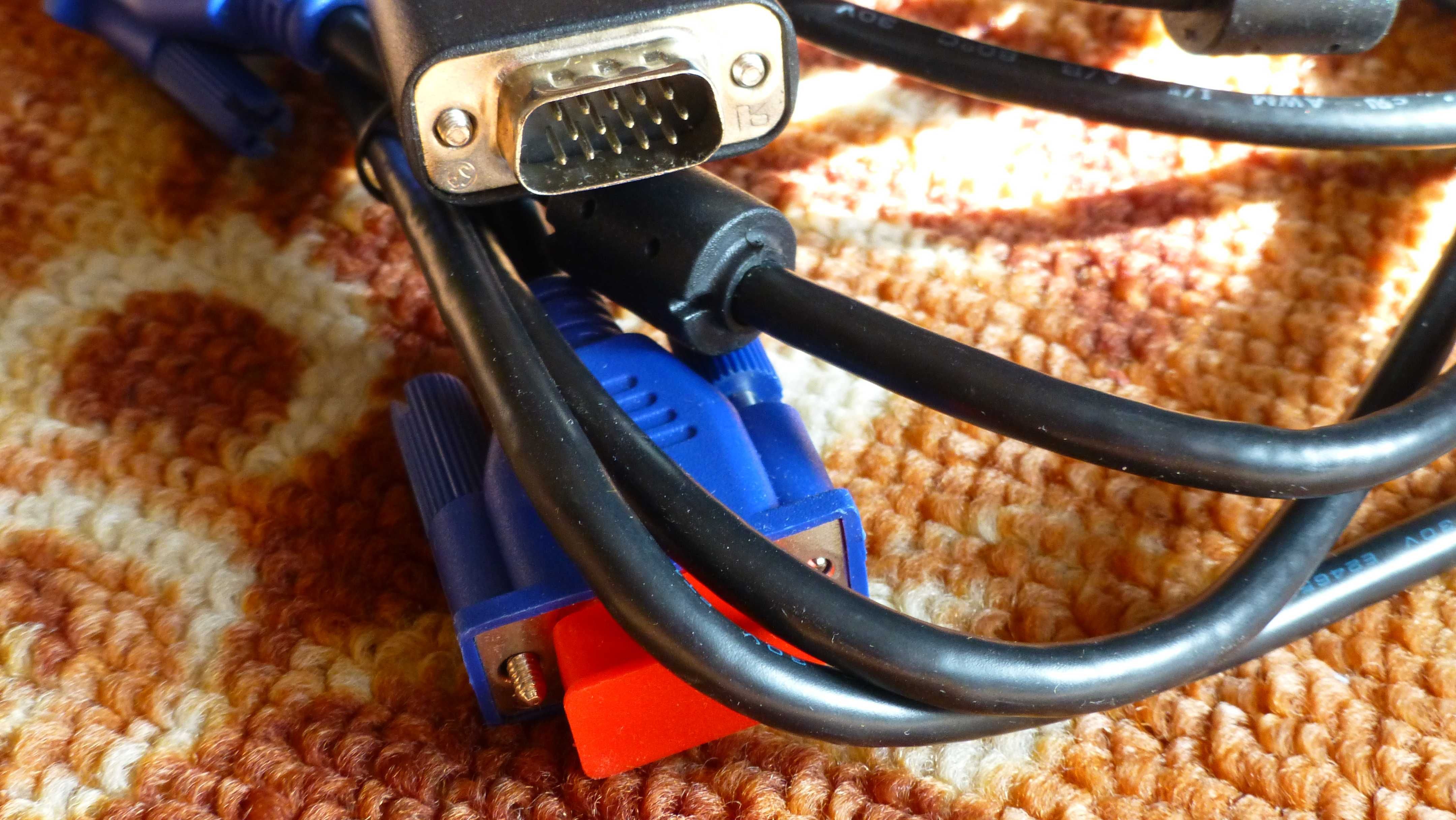 Кабелі до комп'ютера  VGA-VGA,  DVI - DVI,  HDMI - HDMI  2.0 4K,  USB