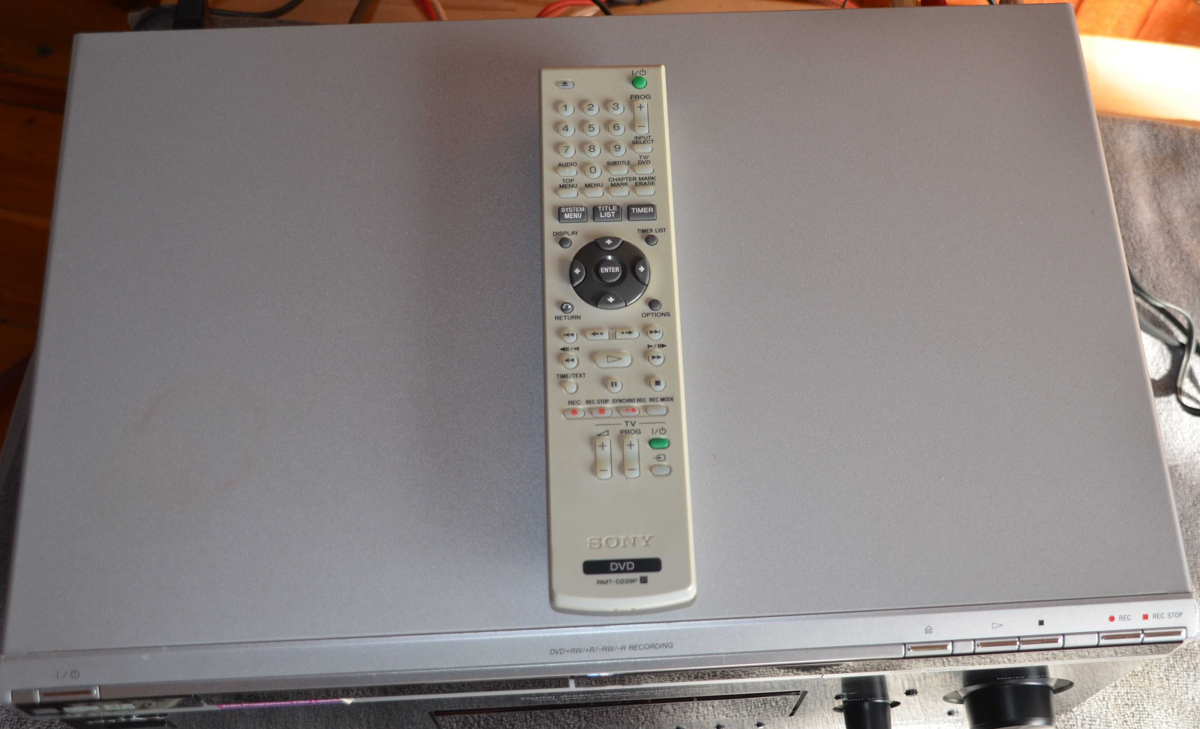 Nagrywarka DVD SONY RDR-GX220  - RW +R  -R  Pilot