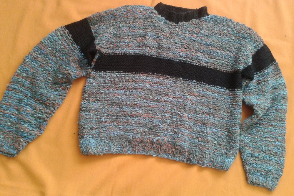 Sweter wełniany ręcznie robiony na drutach 100% wełna bucle.Roz.M