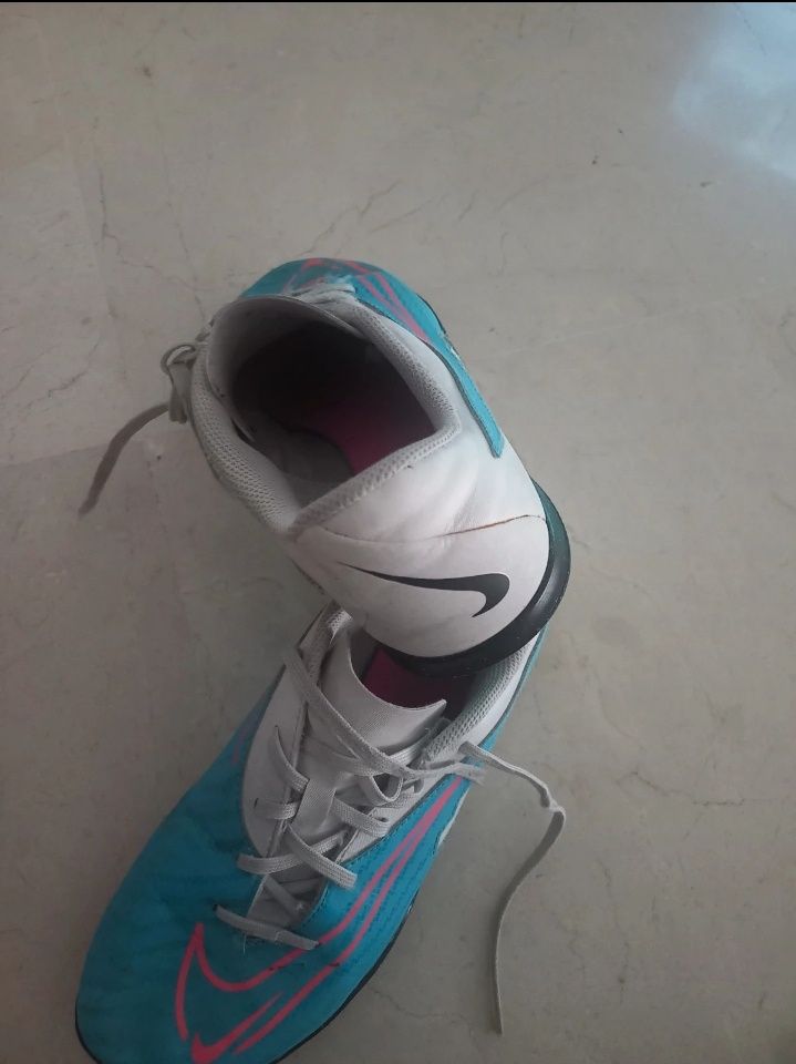 Ténis futsal NIKE tamanho 38