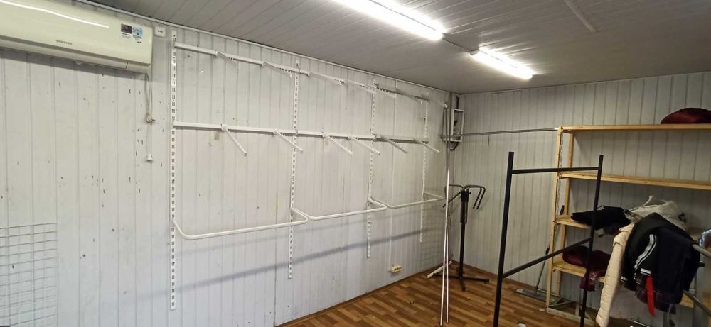 Стійка для одягу на стіну 3-секційна