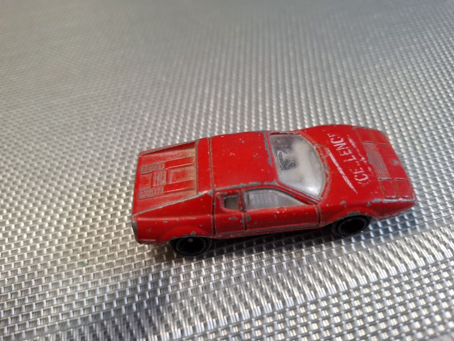 Model samochodu skala 1:64