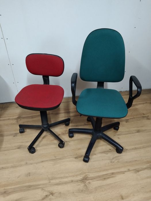 Крісло комп'ютерне стілець м'яке з регульованою висотою