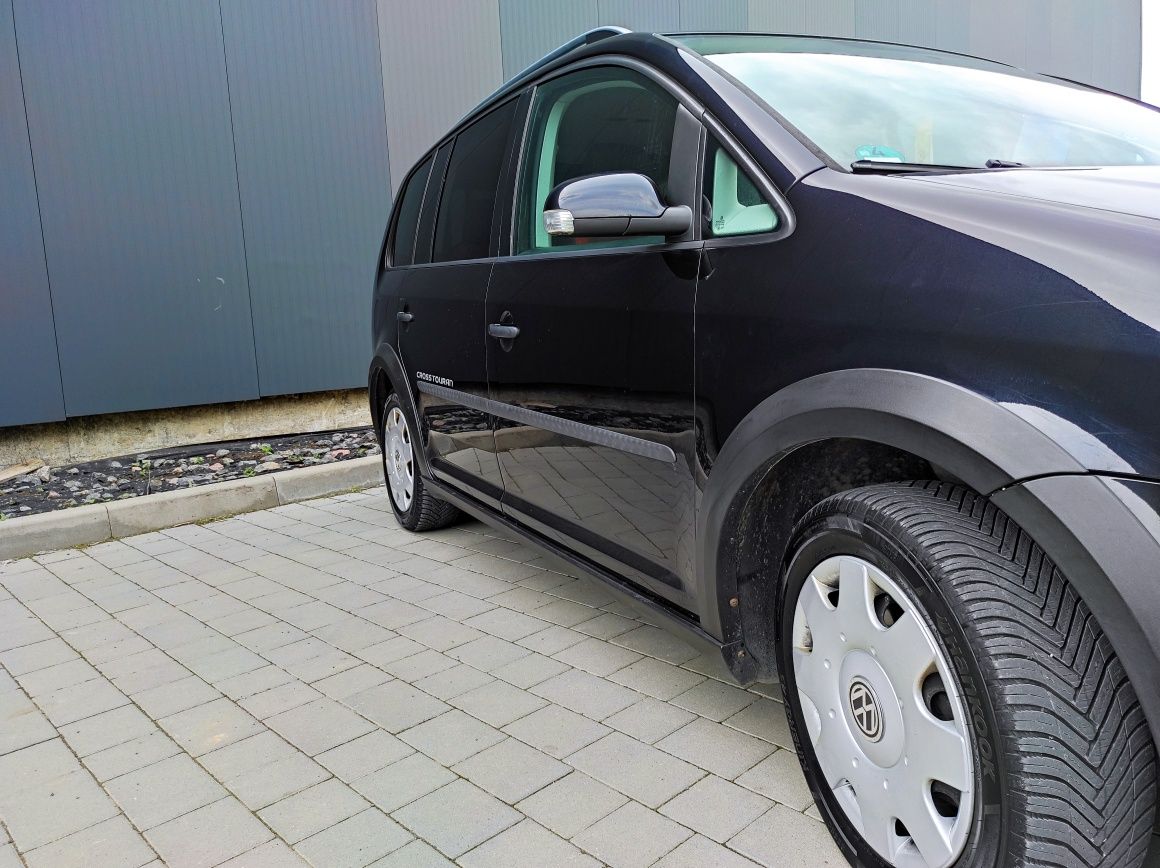 Продам Volkswagen Cross Touran 1.4tsi