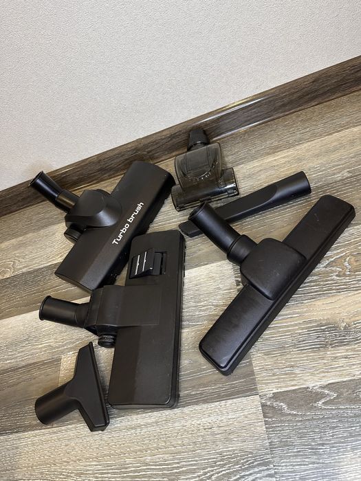 Пилосос: Arnica Bora 5000 Rot