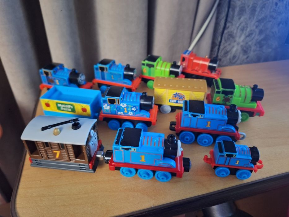 Томас, лот томасів за 200 грн