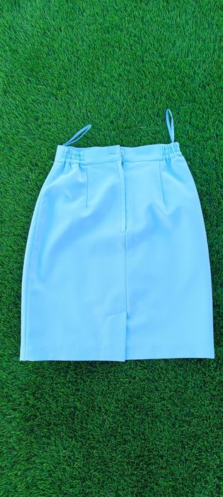 Fato azul claro, com duas peças