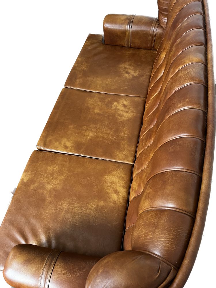 Sofá-cama estilo Chesterfield 3 lugares em pele genuína