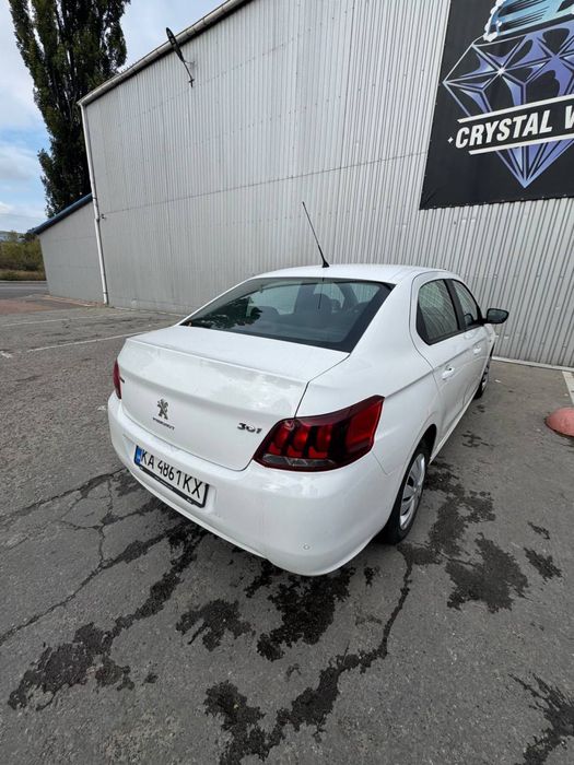 Оренда Peugeot 301 бензин/газ
