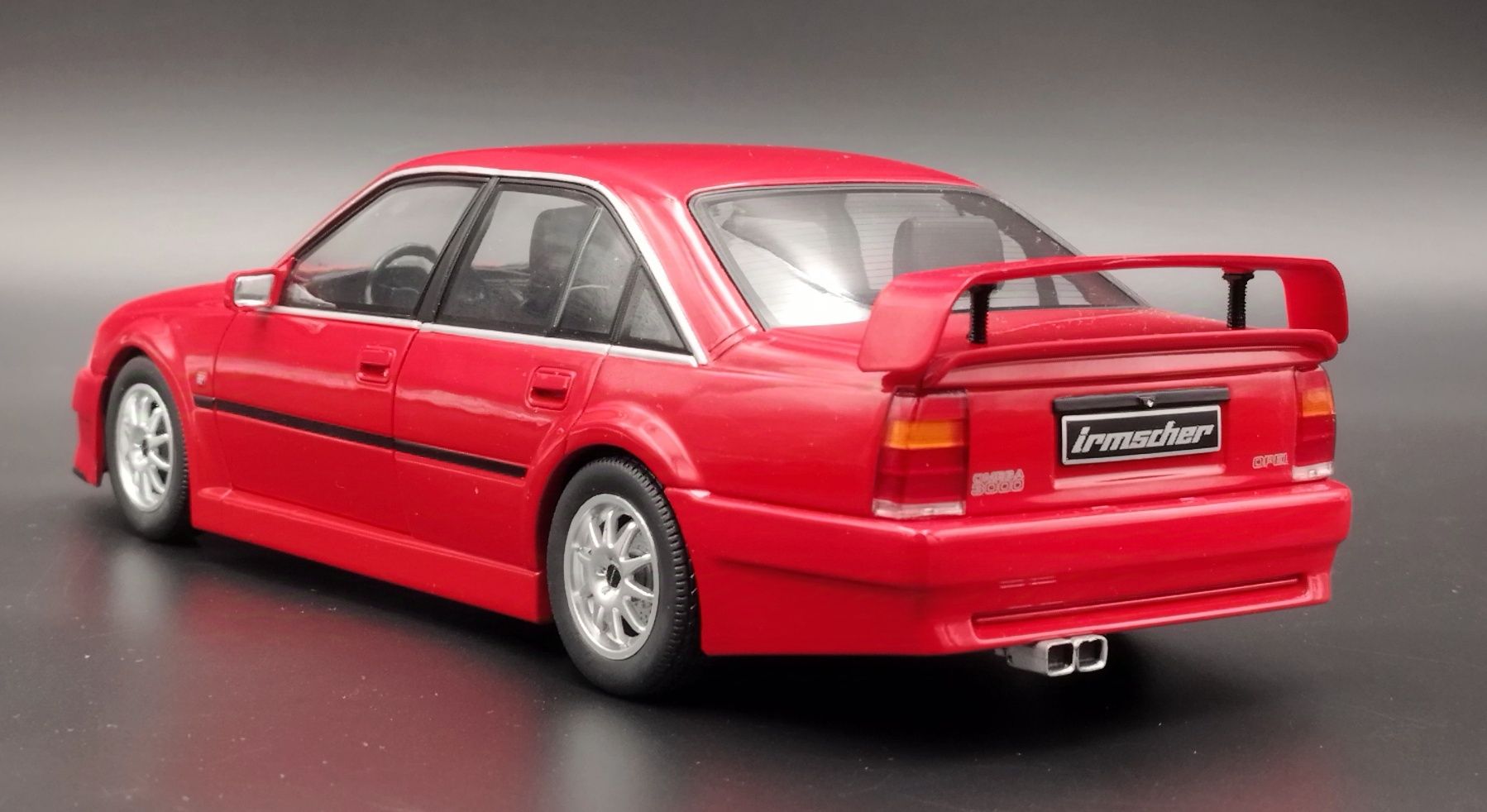 Opel Omega 3000 24V Evo 500 Irmscher 1990 Magma Red Solido 1:18