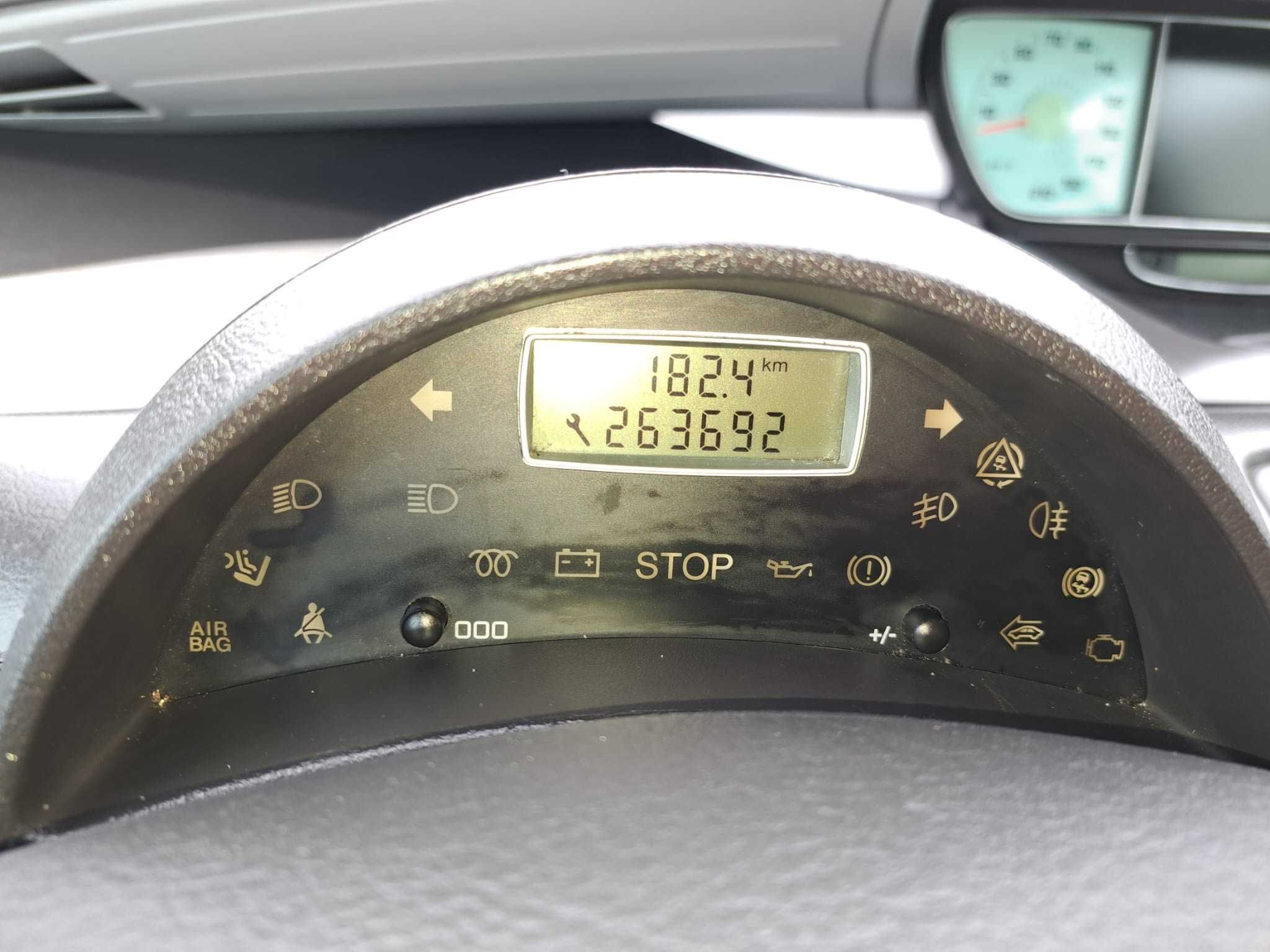 Peugeot 807 Navtec 2.0 com inspeção nova ate 04/2026, sem anotações